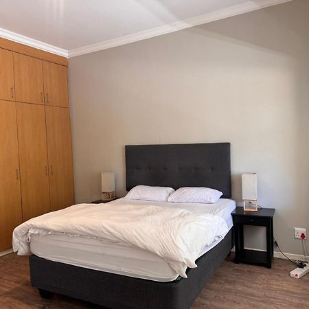 Stern Self Catering Apartments Windhoek Eksteriør billede