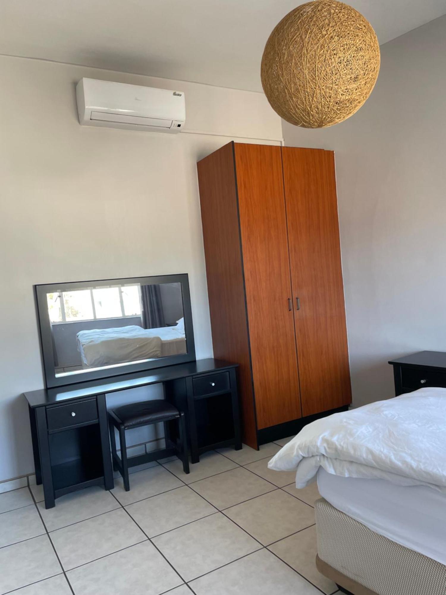 Stern Self Catering Apartments Windhoek Eksteriør billede