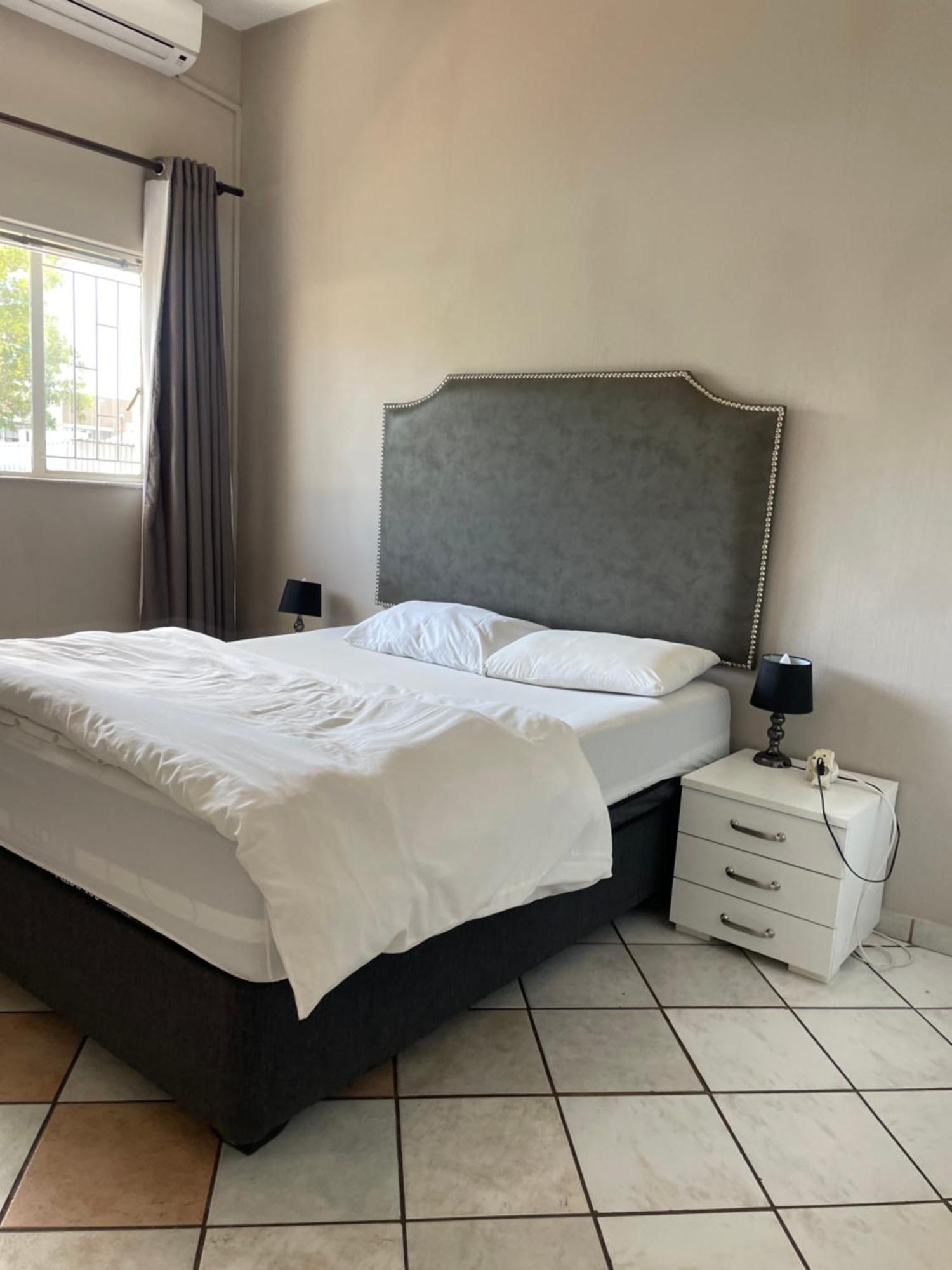 Stern Self Catering Apartments Windhoek Eksteriør billede