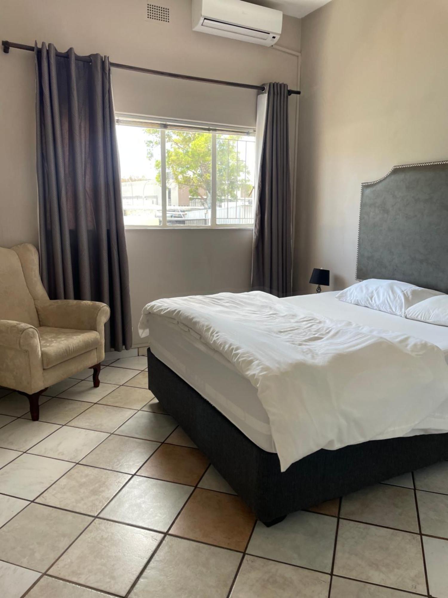 Stern Self Catering Apartments Windhoek Eksteriør billede