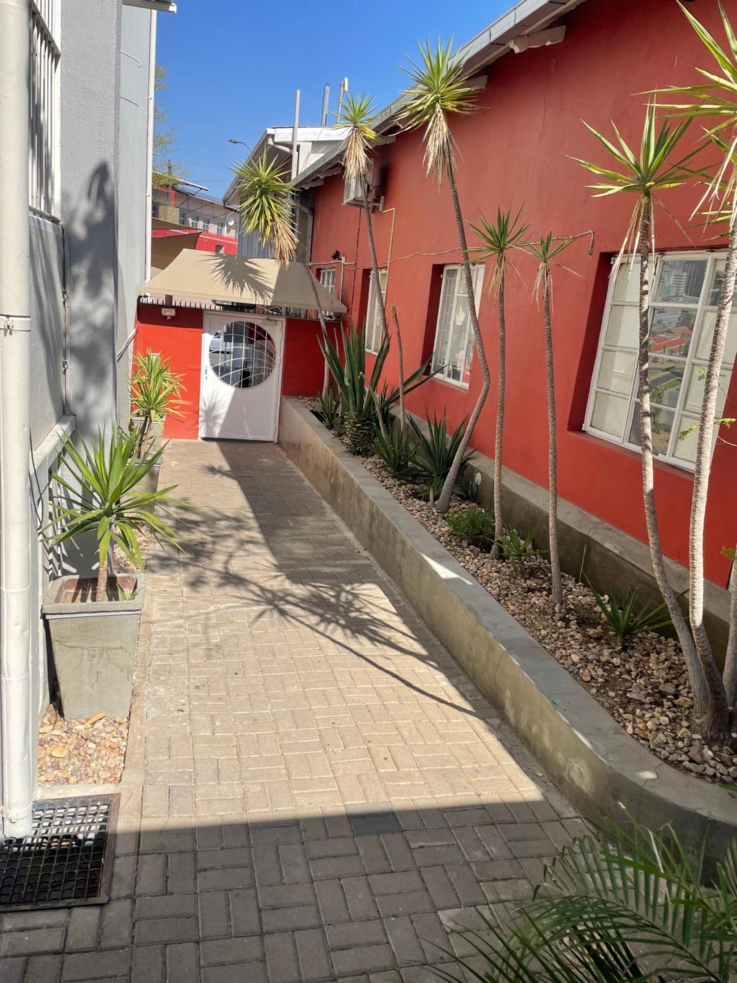 Stern Self Catering Apartments Windhoek Eksteriør billede