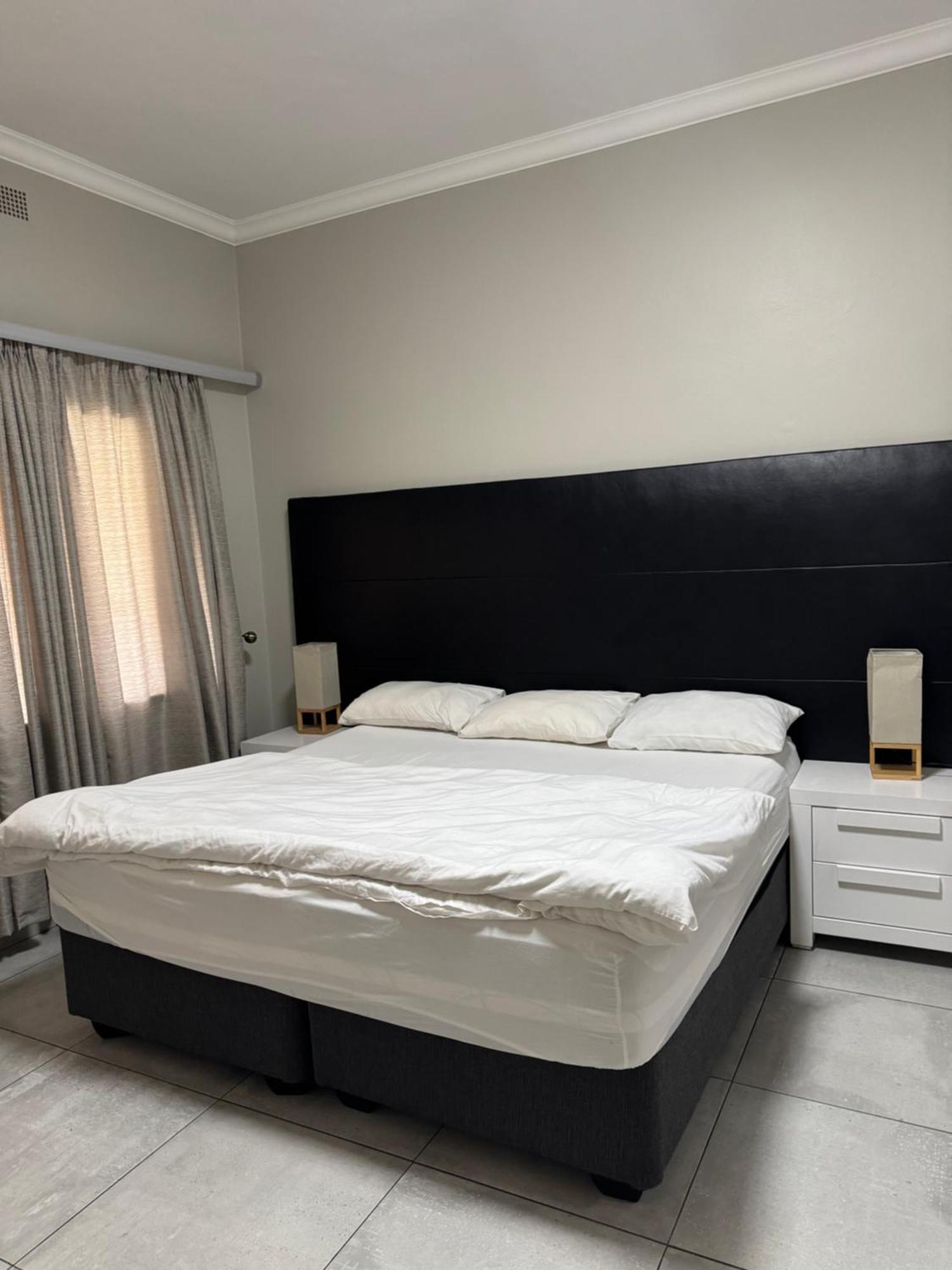 Stern Self Catering Apartments Windhoek Eksteriør billede